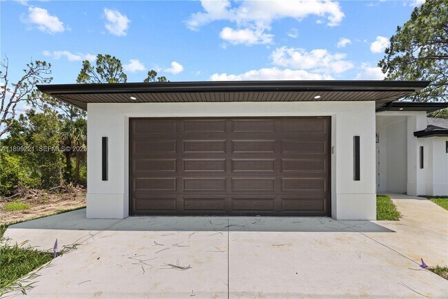 Building Photo - 3111 W 17th St