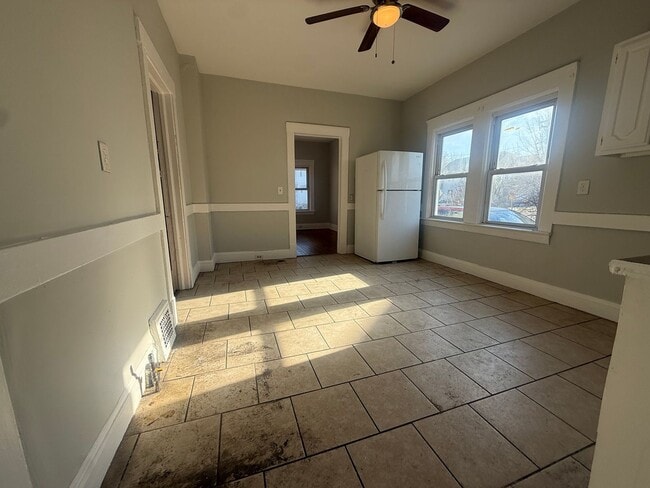 Building Photo - 4350 W 28th St