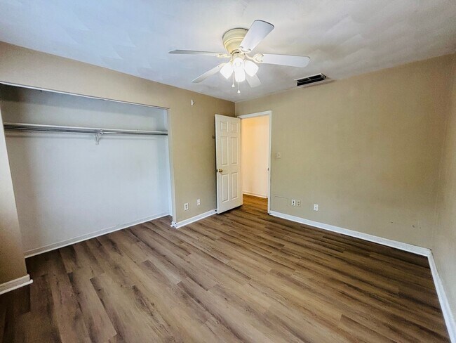 Building Photo - 403 Berryfield Ln