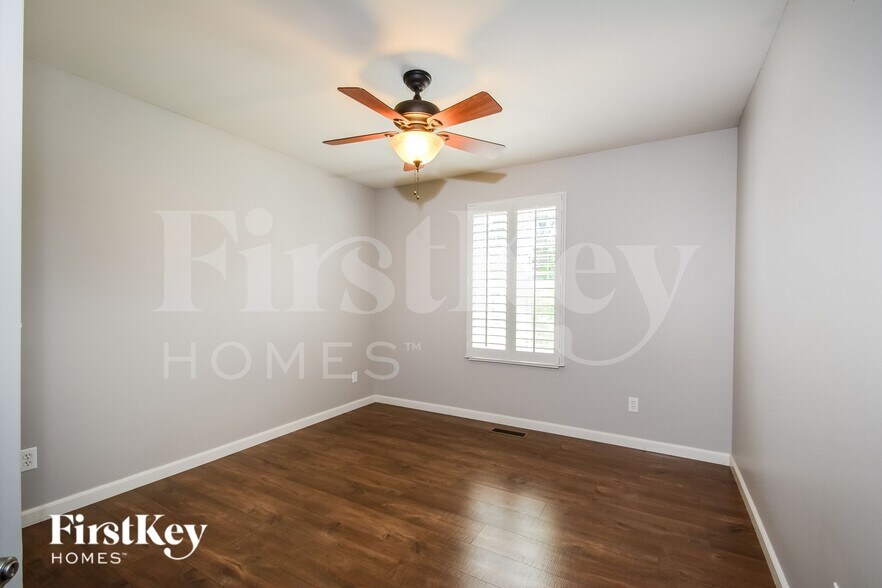 Building Photo - 616 Autumnwood Forest Dr