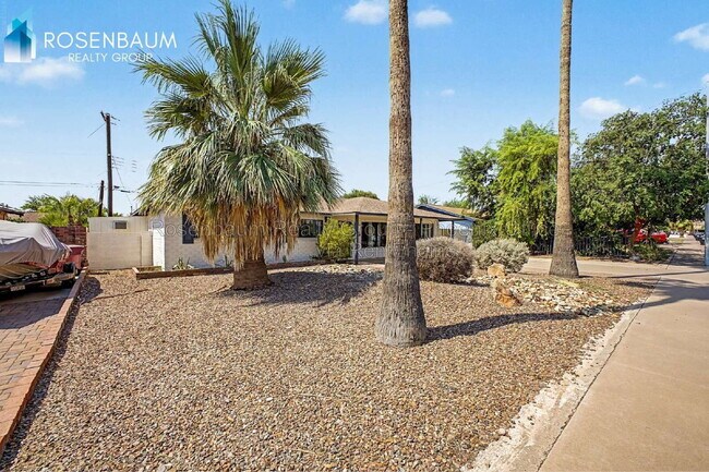 Building Photo - 7321 E Coronado Rd