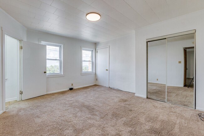 Building Photo - 1 St Martin St