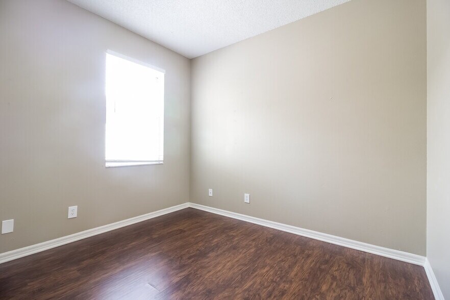 Building Photo - 120 Portstewart Dr