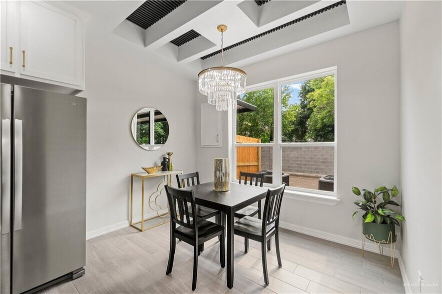 Building Photo - 5516 N Crown Pt