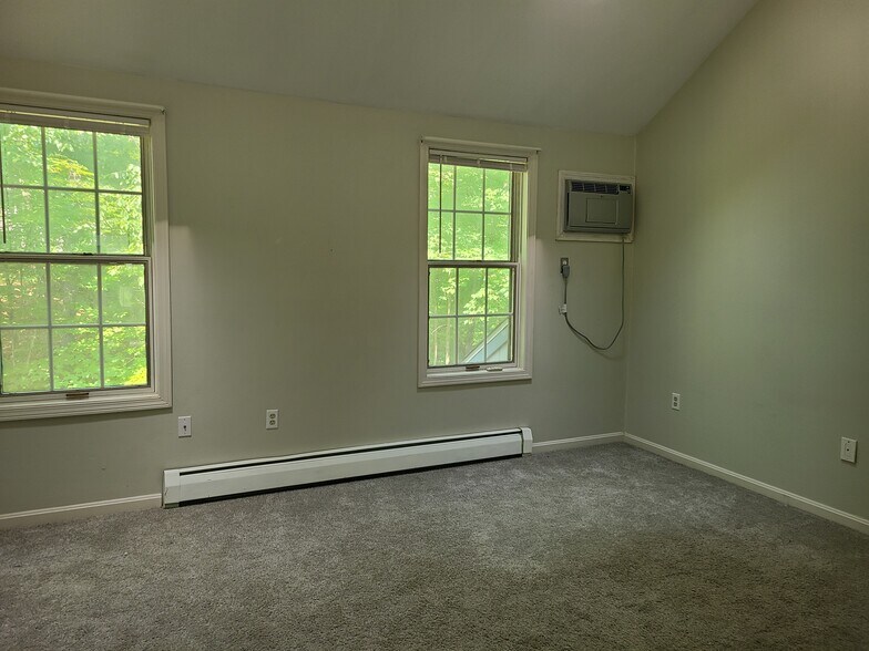 Building Photo - 1465 Hooksett Rd. Unit 123