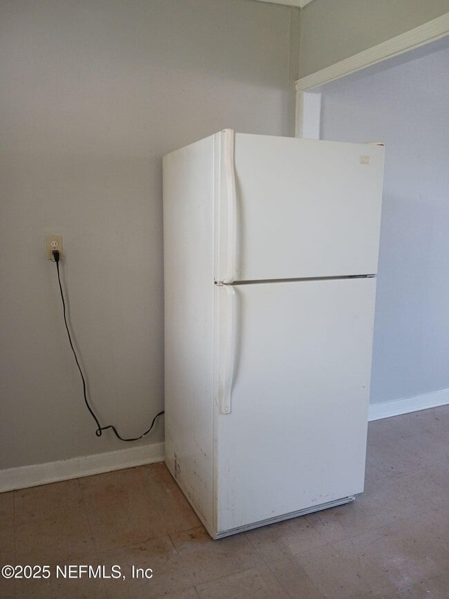 Building Photo - 2102 Brooklyn Rd