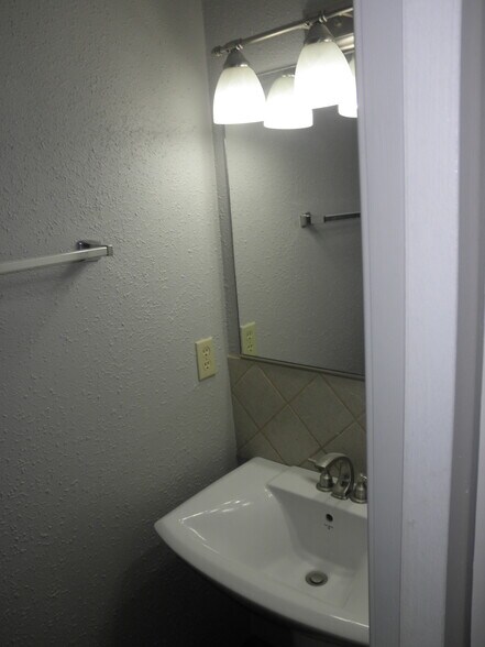 Building Photo - 3845 Northwest Chemult Place