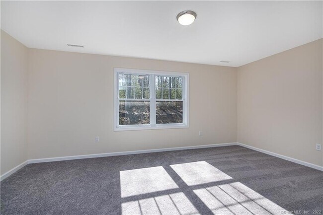 Building Photo - 27 Woodside Dr