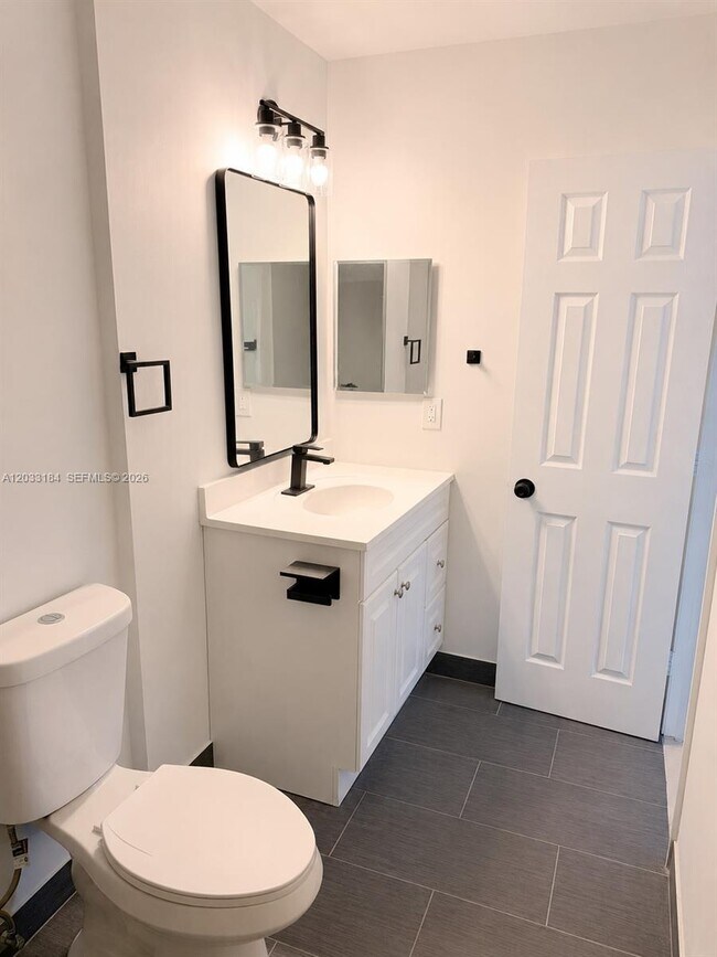 Building Photo - 2878 Coral Springs Dr