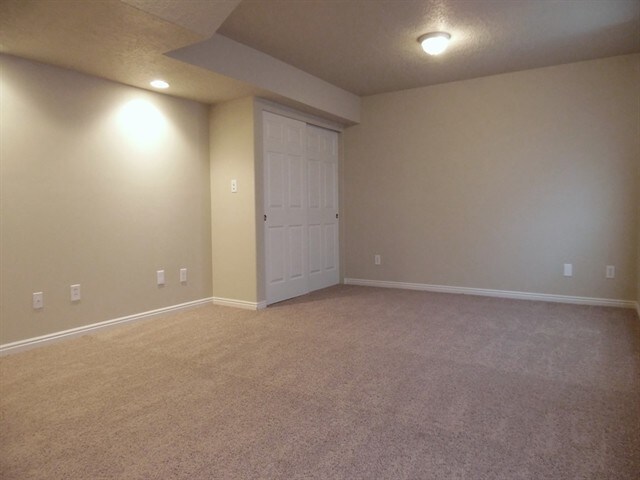 Building Photo - 2848 W 2125 S
