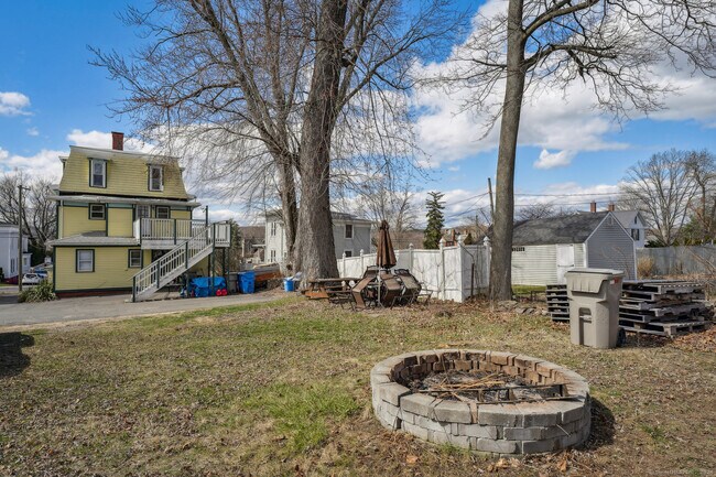 Building Photo - 34 Spring St