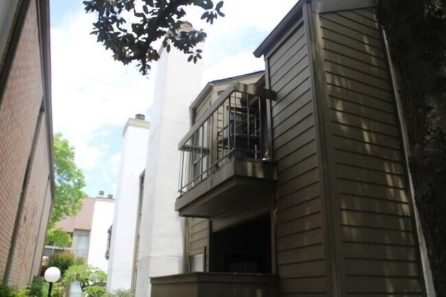 Building Photo - 10051 Westpark Dr