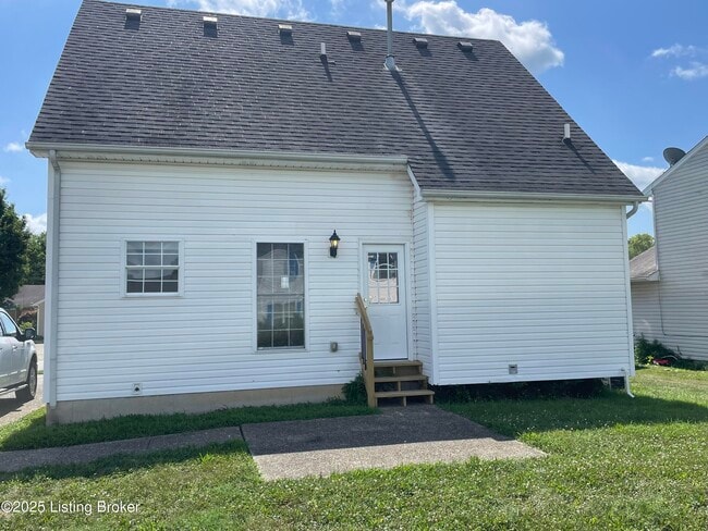 Building Photo - 9630 Combs Ln