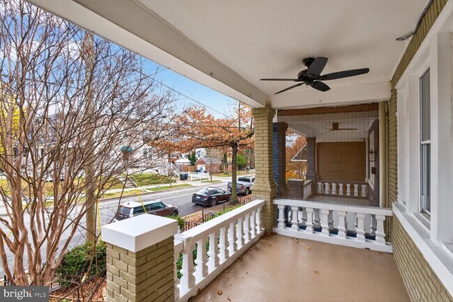 Building Photo - 4822 5th St NW