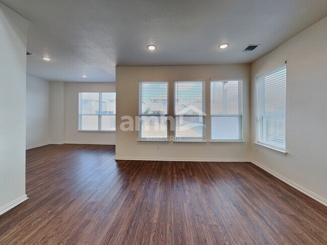 Building Photo - 2716 Geronimo Creek