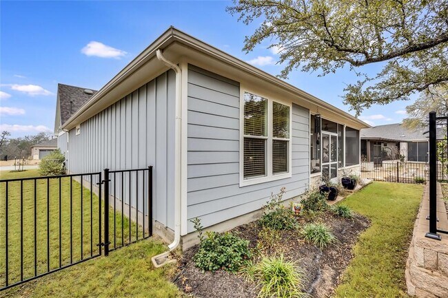 Building Photo - 331 Kitty Hawk Rd