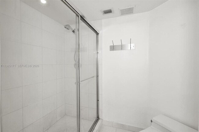 Building Photo - 3530 Mystic Pointe Dr