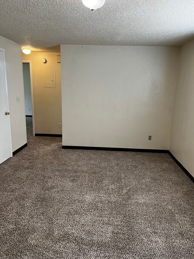 Duplex unit East Nampa near NNU and Downtown! 219 23rd Ave S Nampa ID