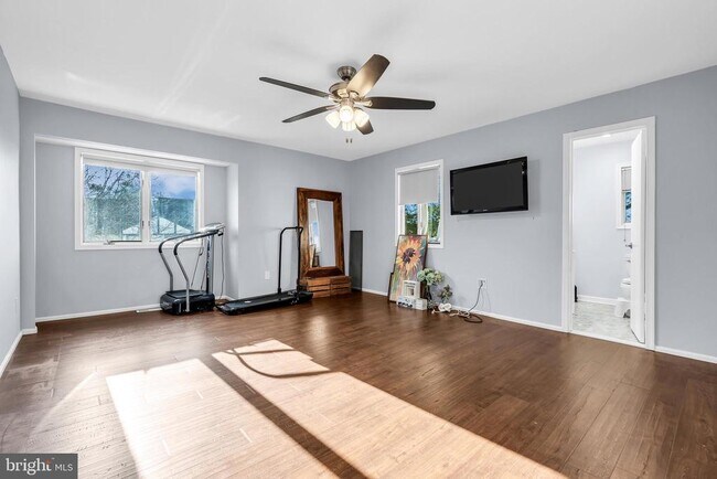 Building Photo - 2 Leicester Ln