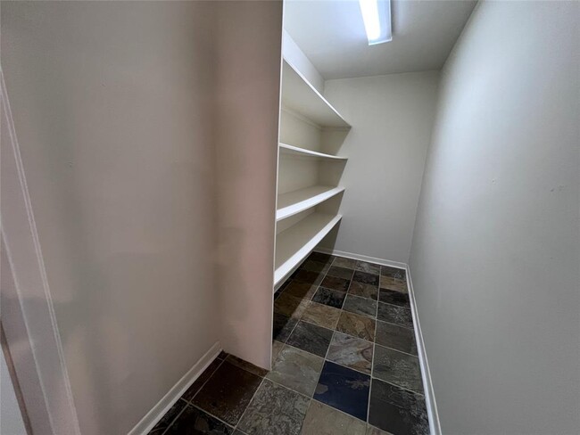 Building Photo - 9602 Fairdale Ln