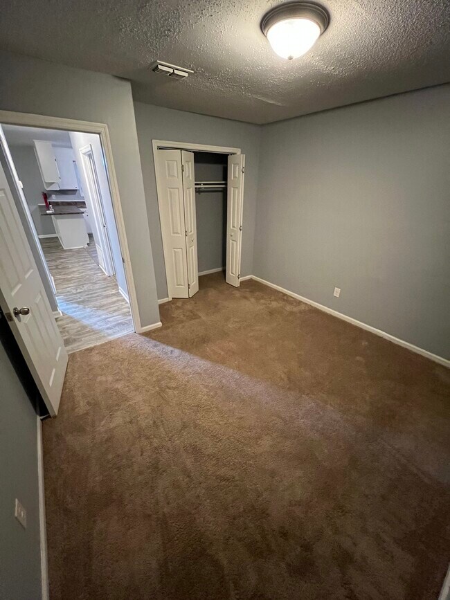 Building Photo - 2406 Markwood Lane Southeast, Unit C