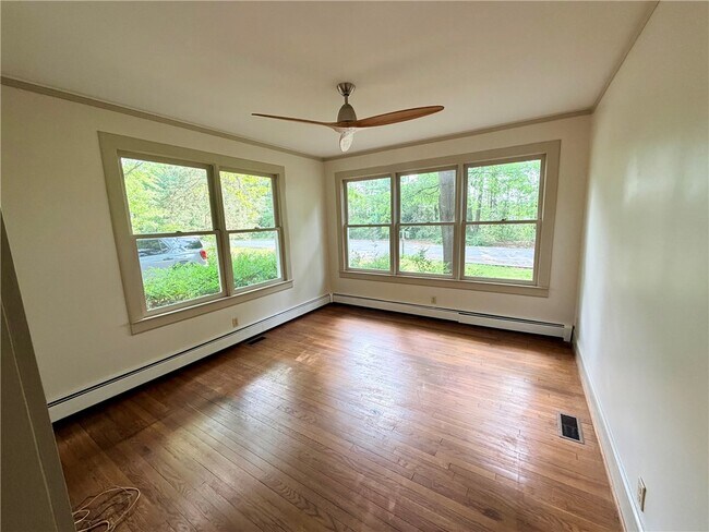 Building Photo - 107 Stardust Ln