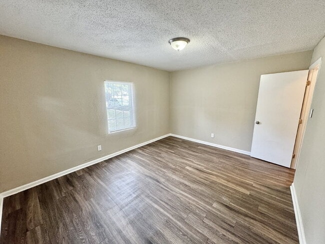 Building Photo - 1761 Winston Dr