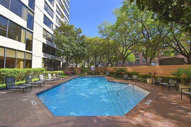 Building Photo - 15 Greenway Plaza