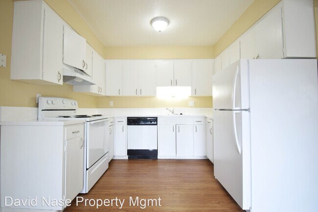 Primary Photo - 6170 SW Lombard Ave