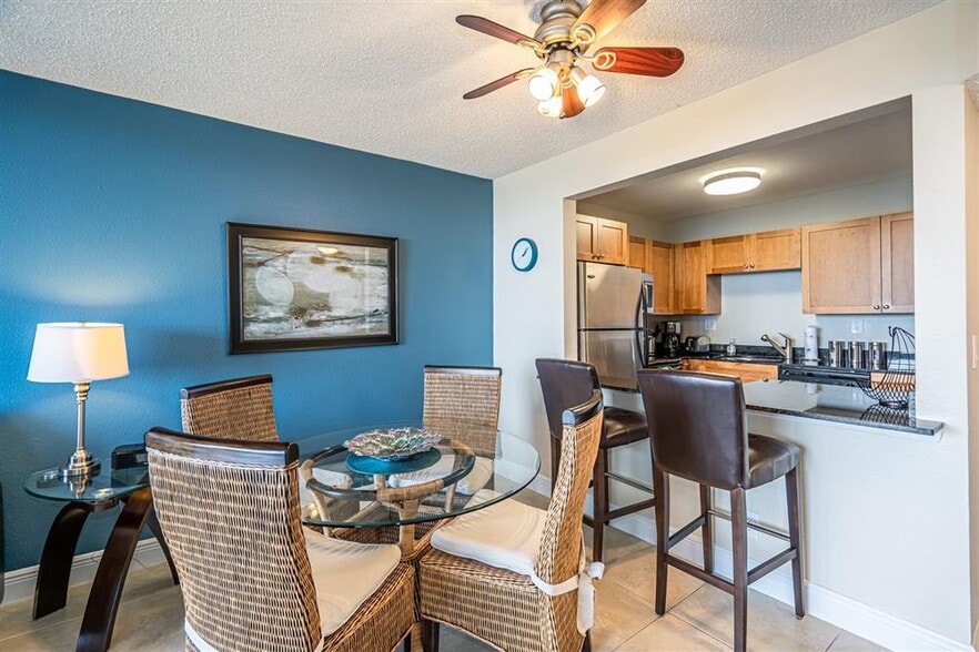 Building Photo - 1830 Embassy Dr