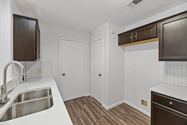 Building Photo - 18210 Beaverdell Dr