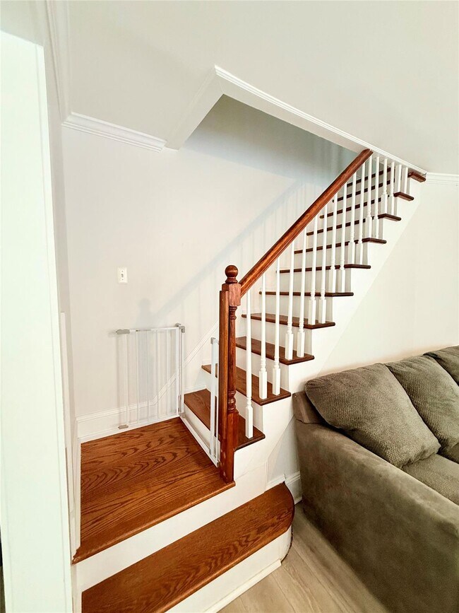 Building Photo - 815 Carpenter Pl
