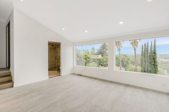 Building Photo - 11354 Sunshine Terrace