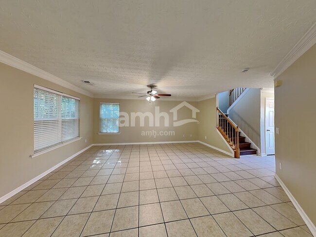 Building Photo - 354 Meadows Ln