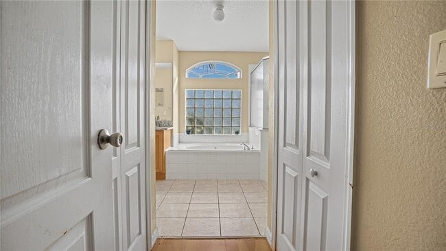 Building Photo - 820 Westbrook Terrace