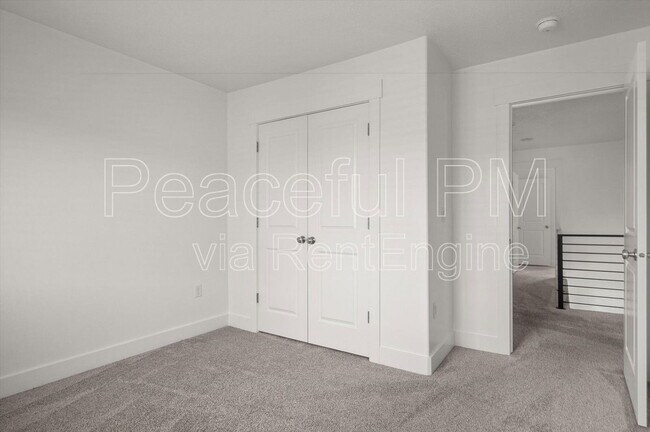 Building Photo - 6541 S Aspen Ln
