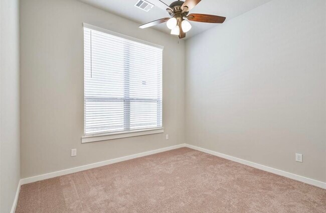 Building Photo - 10005 Red Beadtree Pl