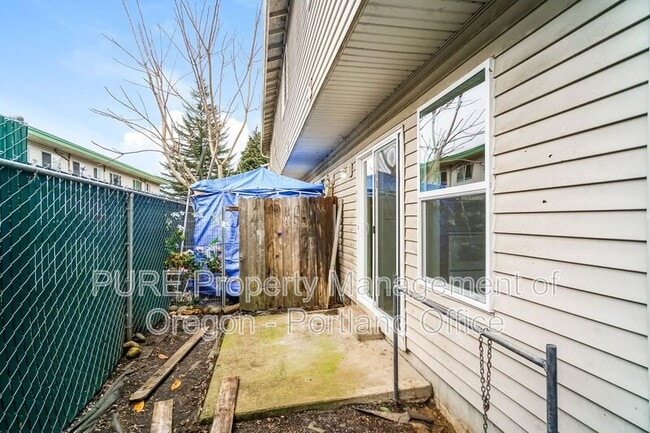 Building Photo - 2619 SE 125th Ave