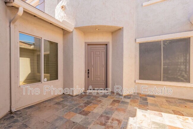 Building Photo - 716 E Runaway Bay Pl