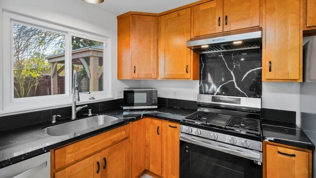 Building Photo - 5 Ormond Ct