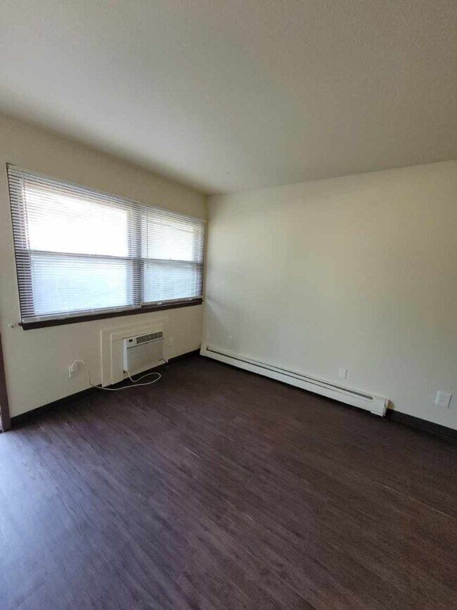 Building Photo - Welcome to 2800 30th St.