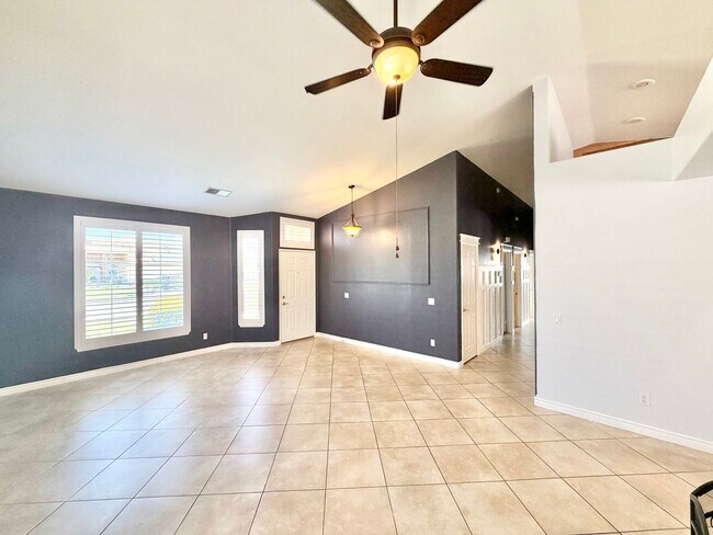 Building Photo - Move-In Ready 3 Bedroom 2 Bathroom Hemet Pool Home with Solar