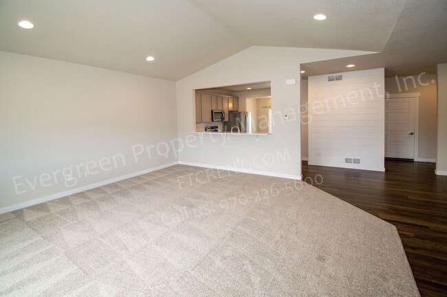 Building Photo - 298 E Chestnut St