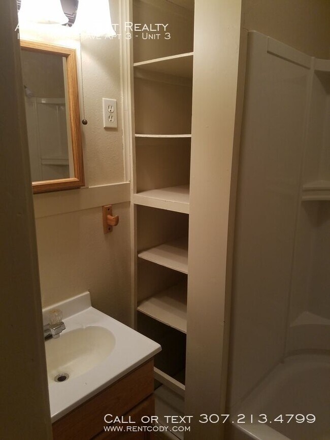 Nice efficiency apartment with utilities 1802 Rumsey Ave Cody WY