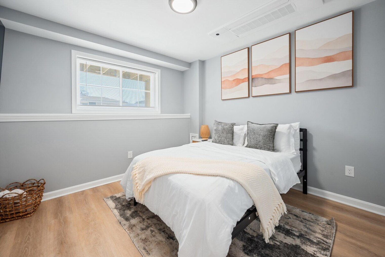 Building Photo - 81 Luna St