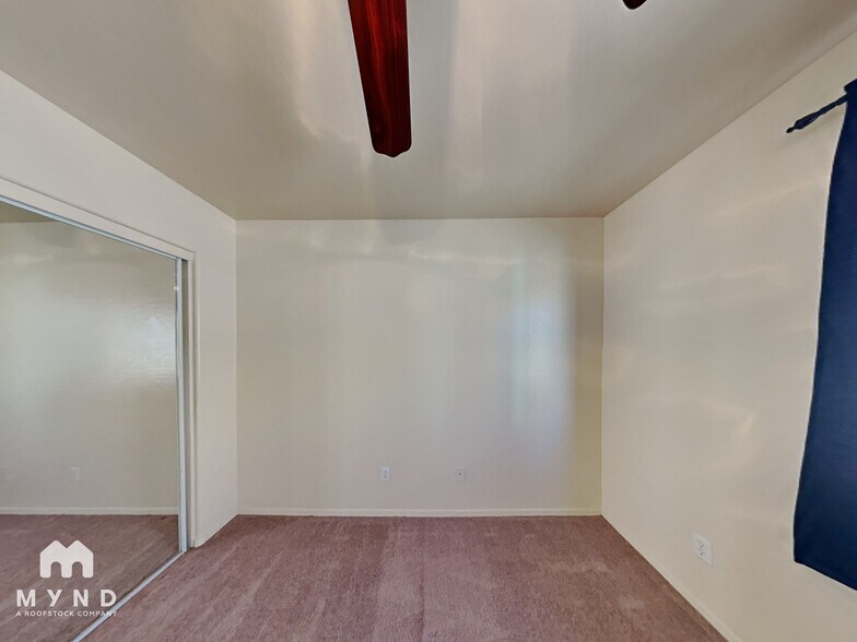 Building Photo - 8058 N 109th Ln