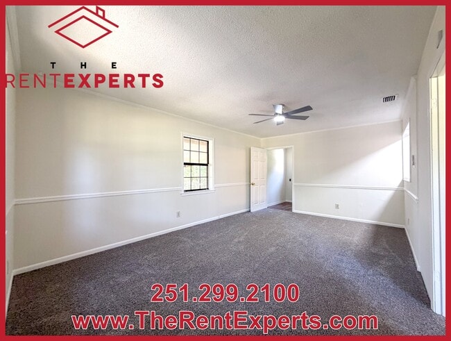 Building Photo - 4456 Eastview Dr