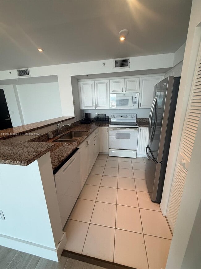 Building Photo - 90 Alton Rd