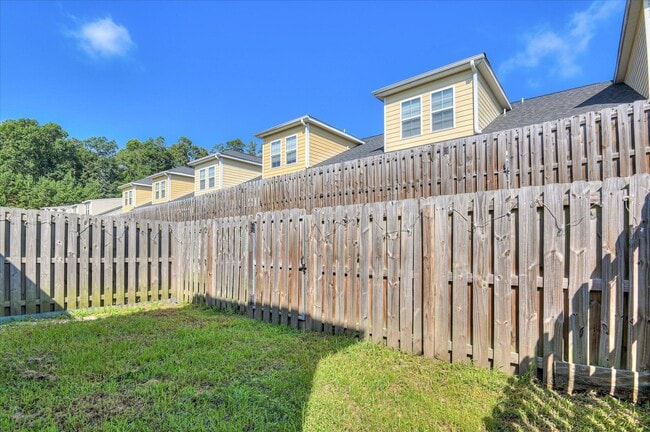 Building Photo - 733 Leela Ct