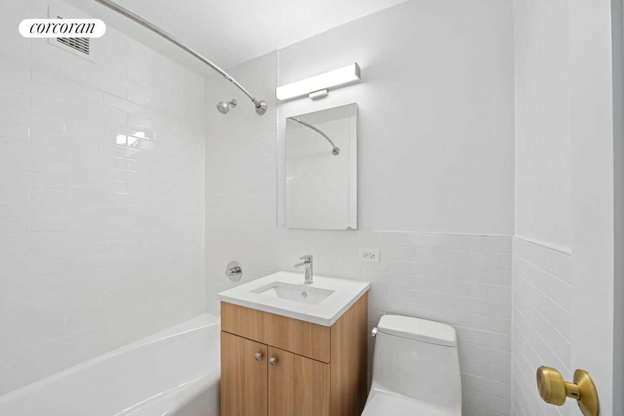 Building Photo - 501 E 87th St